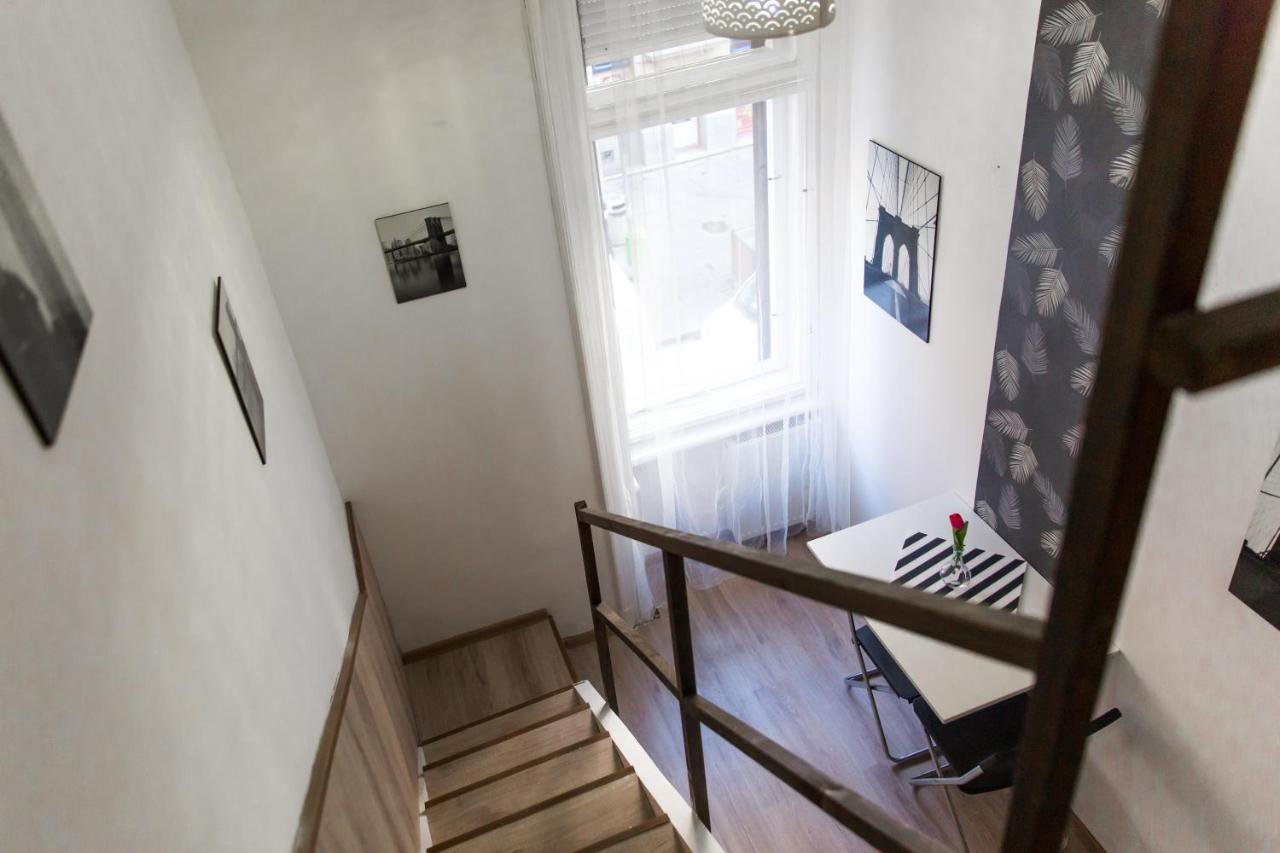Modern Budget Lofts In The City Centre Budapest Exterior photo
