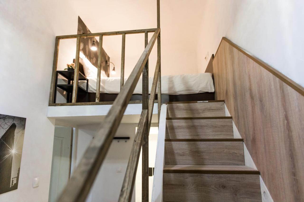 Modern Budget Lofts In The City Centre Budapest Exterior photo